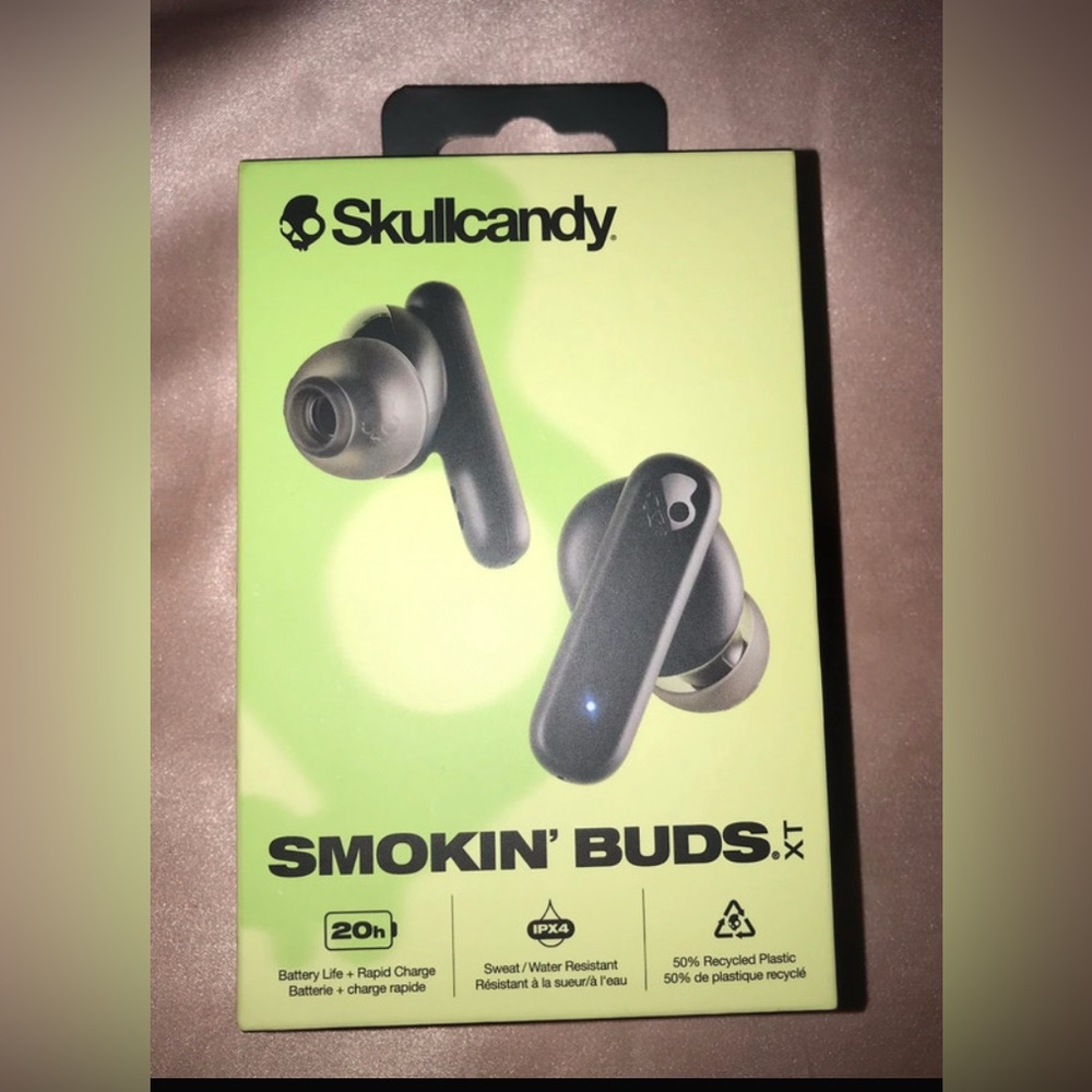 Skullcandy Smokin' earbuds Bundle